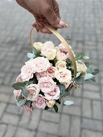 Композиция в корзинке "Нежность"