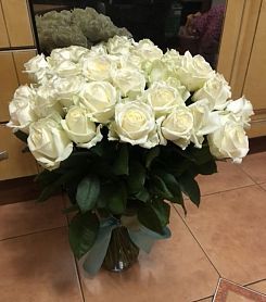 Букет из 25 белых роз Аваланж (Avalanche) 50 см Букет из 25 белых роз Аваланж (Avalanche) 50 см